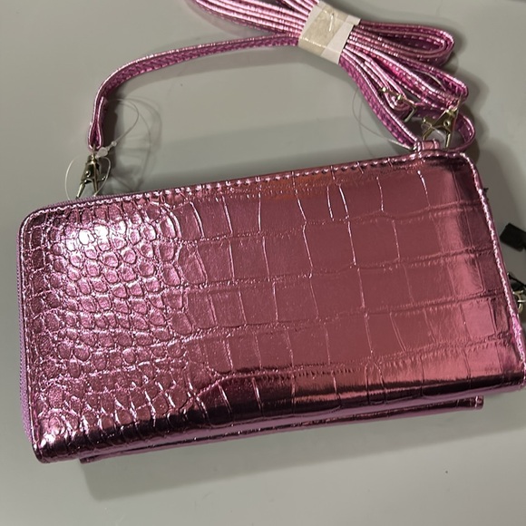 Cross body - Picture 2 of 2